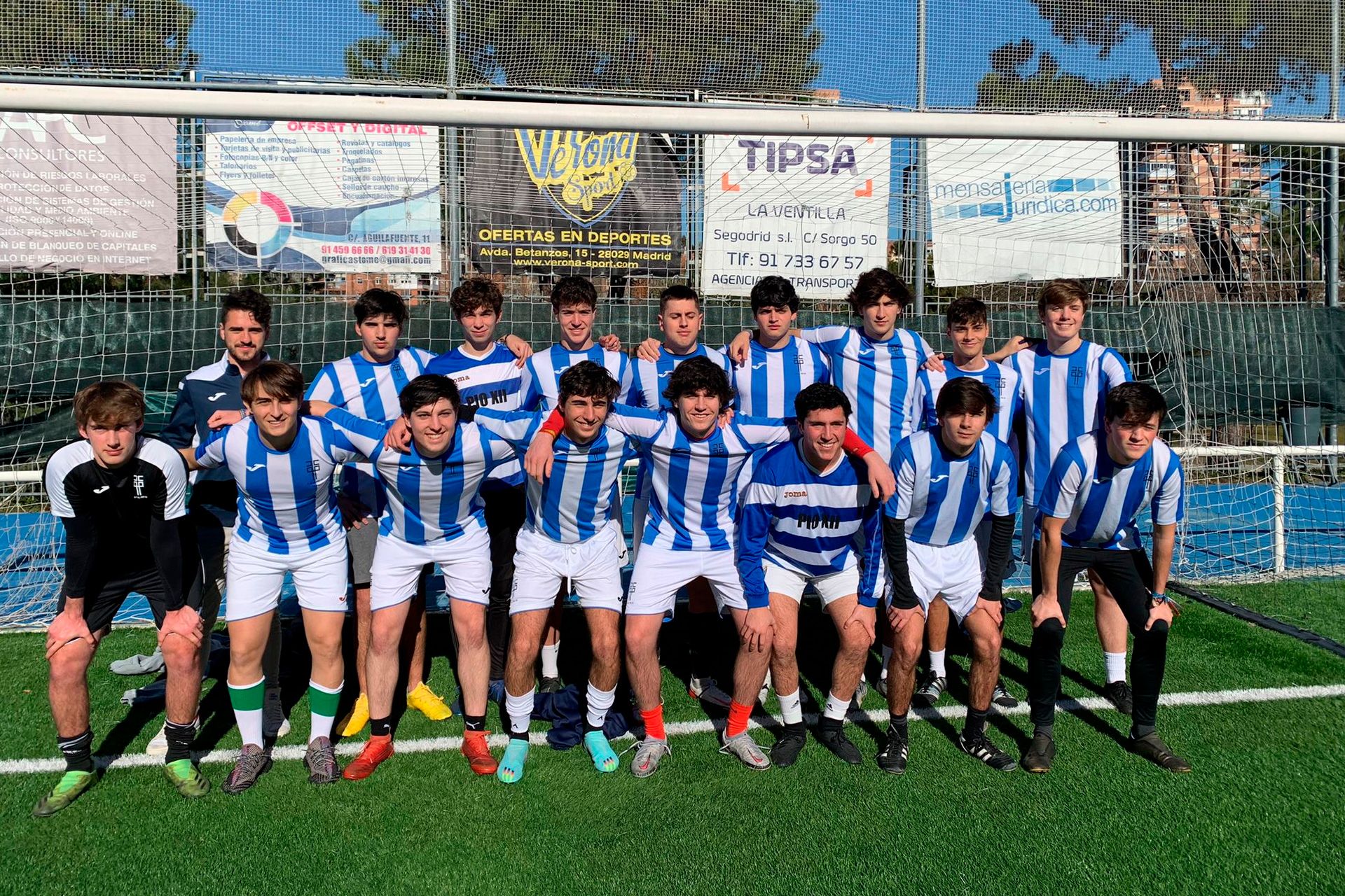 Los equipos de fútbol 11 y baloncesto suman nuevas victorias