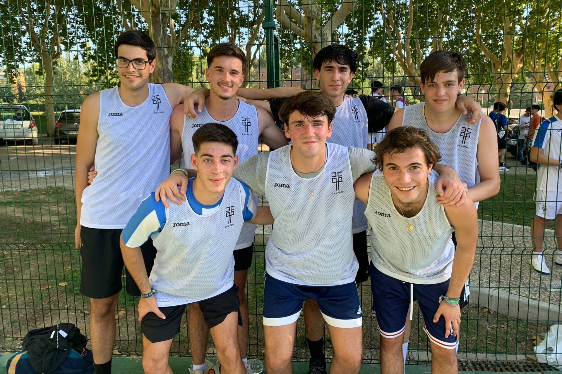 Campeones de baloncesto en el VII Torneo Deportivo Intercolegial