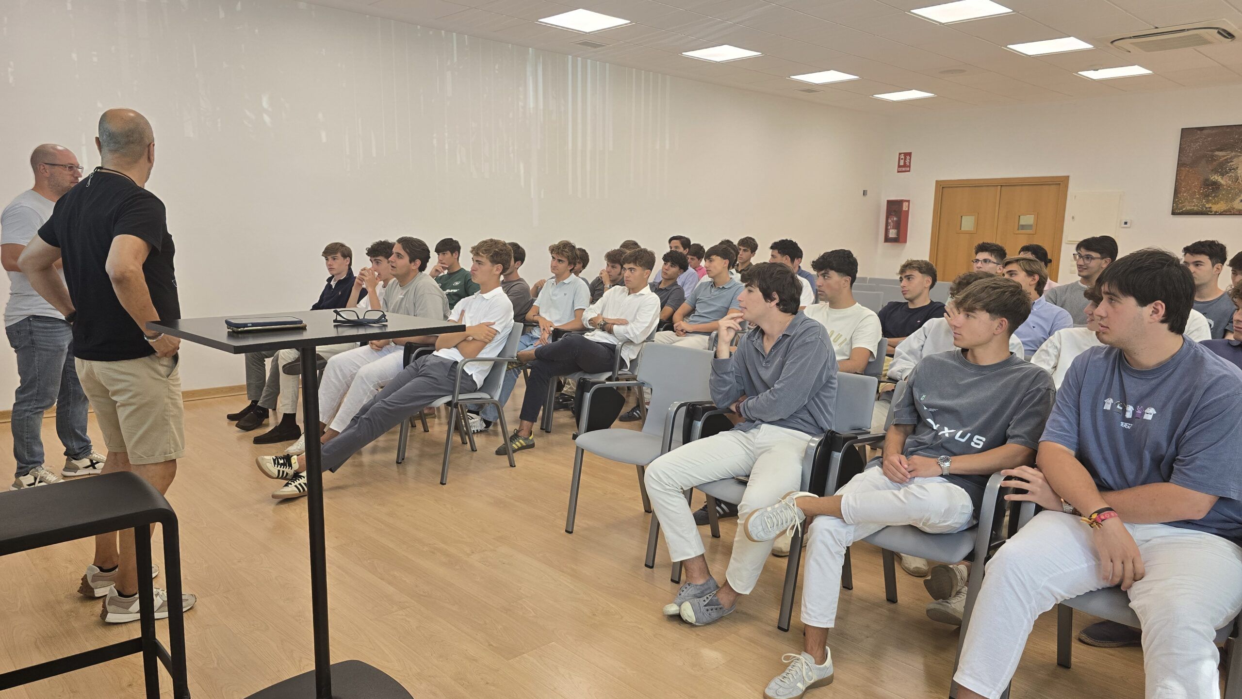 CHARLA INFORMATIVA