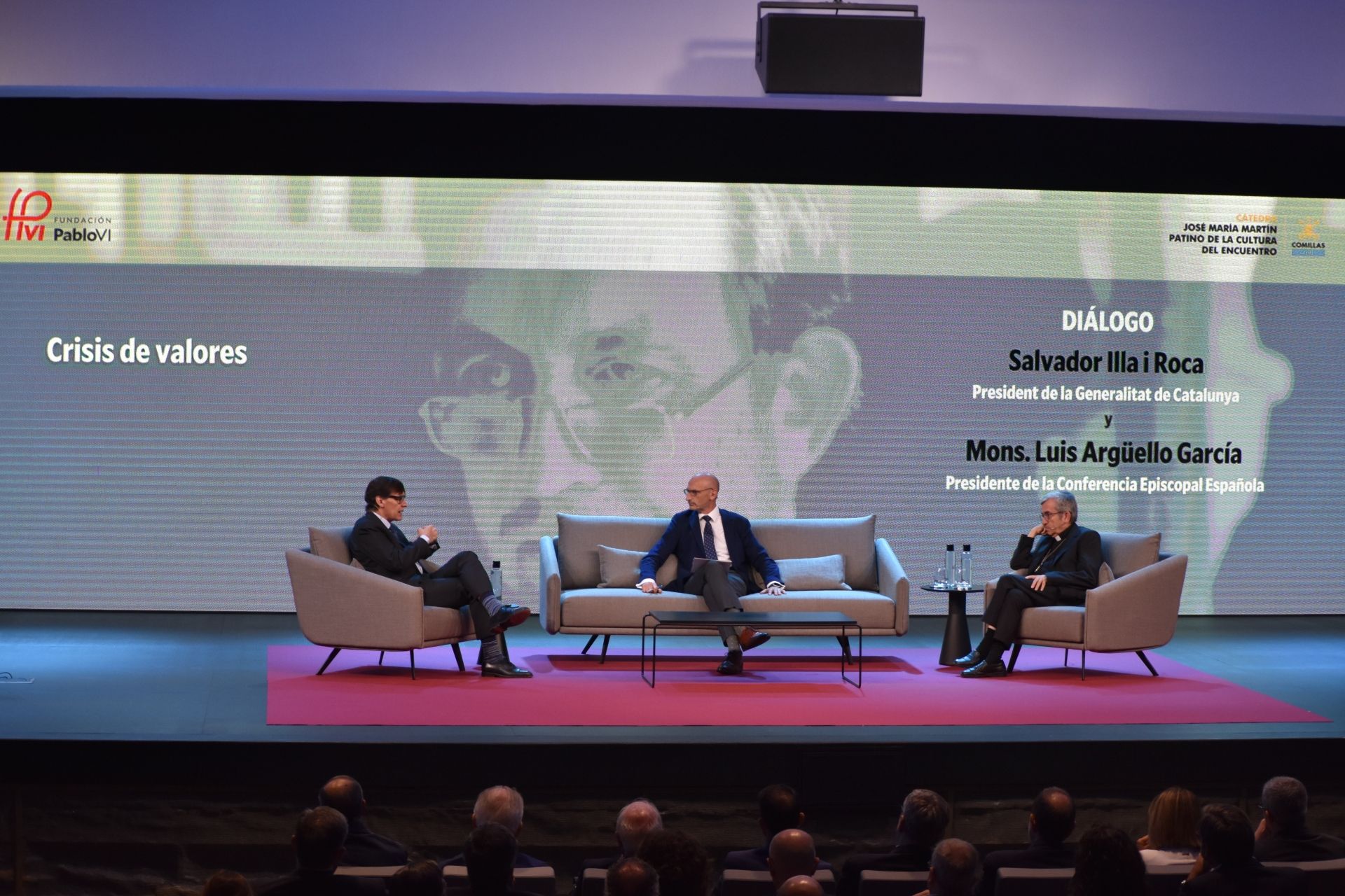 Encuentro de colegiales con el presidente de la Generalitat, Salvador Illa